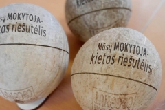 Graviruotas-kokoso-riesutas-2