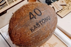 Graviruotas-kokoso-riesutas-3